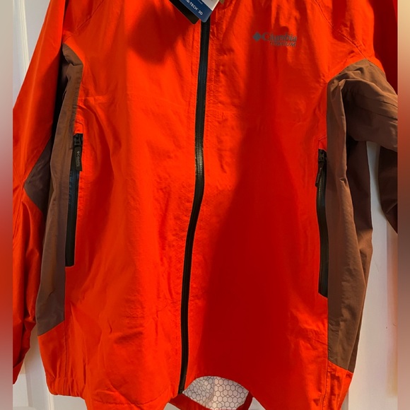 Men’s Columbia Rain Jacket - Picture 4 of 6